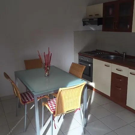 Barac 2nd شقة Kaštela